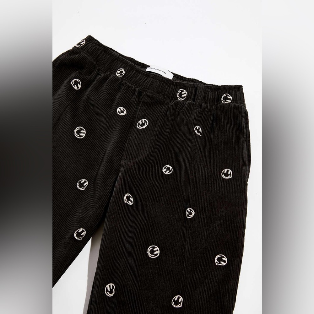 URBAN OUTFITTERS black embroidered corduroy beach pant 👖